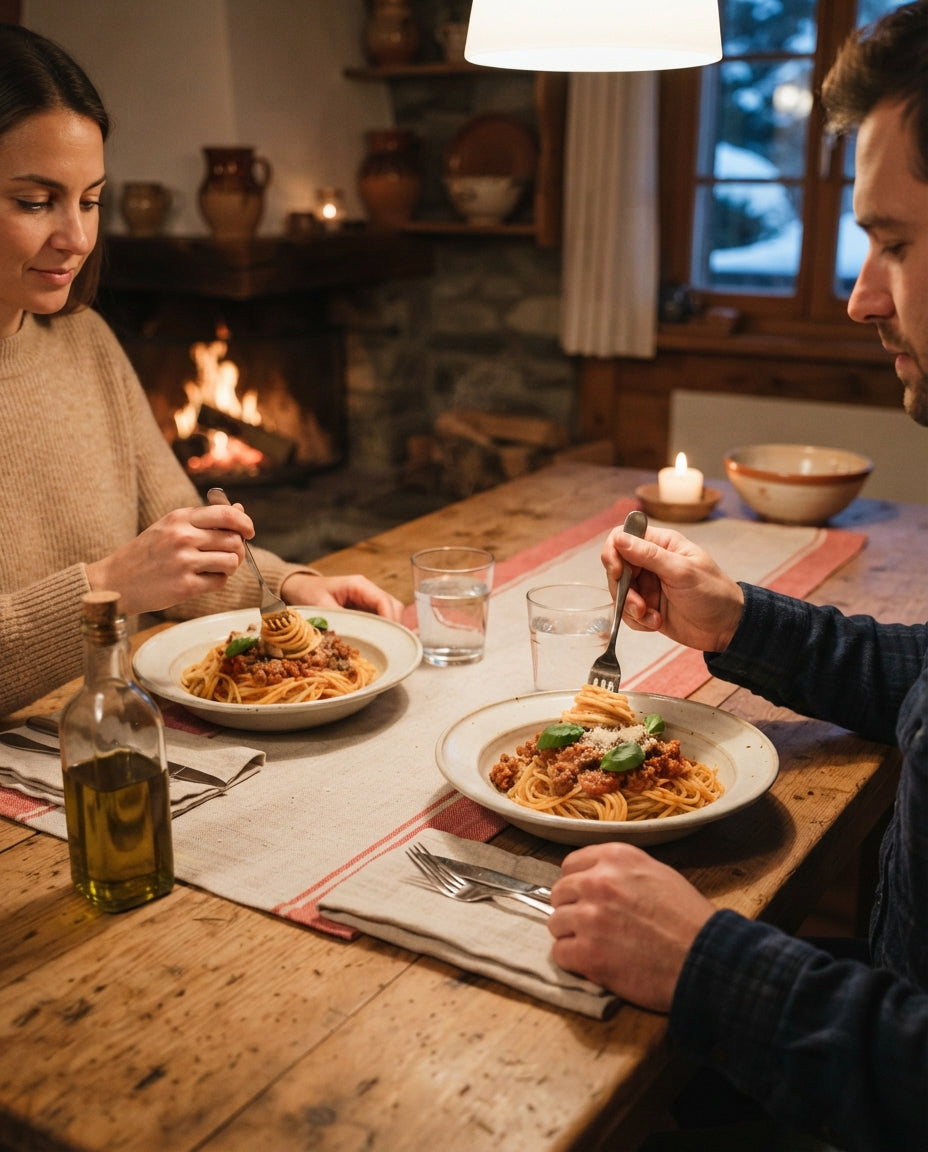 UrDinkel-Spaghetti aglio e olio mit Baumnüssen – gemeinsam am Tisch